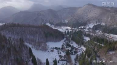 冬季山区小村庄的航拍镜头